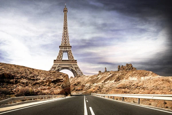 Eiffelova Věž Pouštní Cesty — Stock fotografie