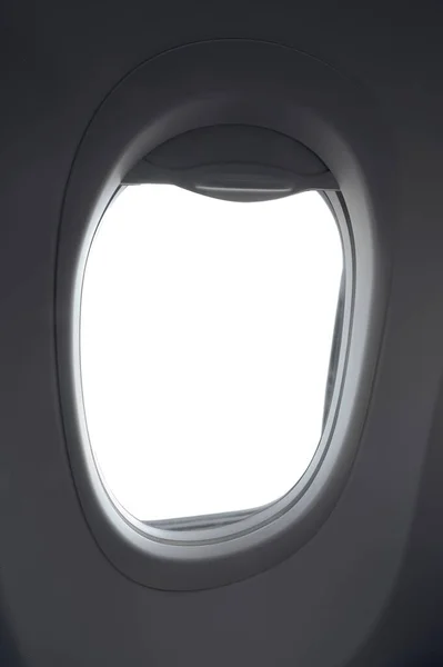 通过飞机舷窗的景色 — 图库照片