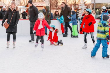 Slovakya. Bratislava.05.01.20.Soft, Seçici odak. Açık hava. Kış sporu. Kışın açık havada eğlenmek..