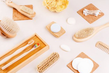 Plastik kavramsız bir hayat. Hijyen, yüz ve vücut bakımı için gerekli malzemeler. Doğal malzemelerden yapılmış kişisel bakım ürünleri..