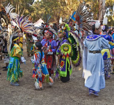 American Indian kids at Stanford PowWow