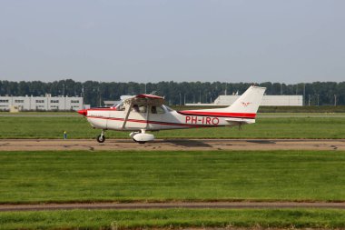PH-IRO - Hollanda 'daki Lelystad havaalanında F172 M Skyhawk' ı Reims