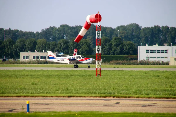 Vfe P28A Piper 161 Warrior Iii Van Vliegclub Flevo Vliegveld — Stockfoto