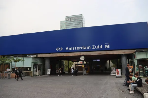 Edifici Intorno Alla Stazione Ferroviaria Metropolitana Tram Amsterdam Zuid Come — Foto Stock