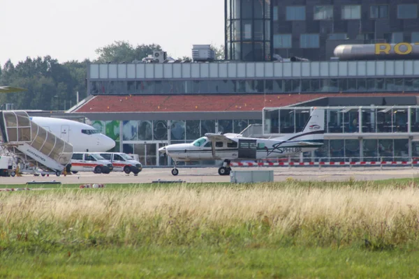 Lbr C208 Rotterdam Daki Cessna 208 Karavan Lahey Havaalanı Neterland — Stok fotoğraf