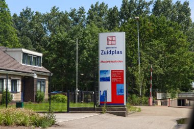 Hollanda 'nın Nieuwerkerk aan den IJssel kentindeki Zuidplas belediyesinin atık aktarım istasyonu,