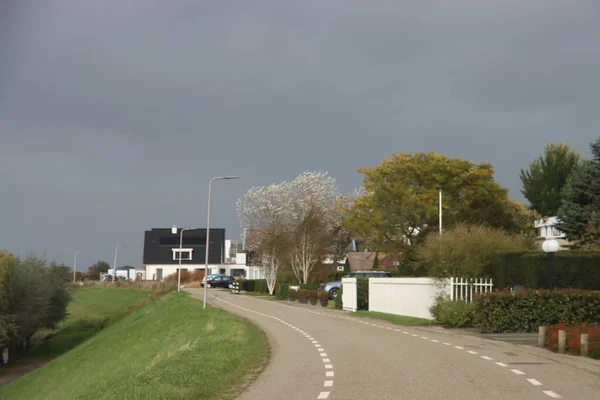 Дайк Роуд Вдоль Реки Голландская Эйссел Nieuwerkerk Aan Den Ijssel — стоковое фото