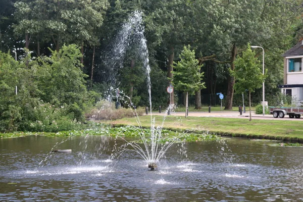 Fontanna Basenie Vijverzicht Nieuwerkerk Aan Den Ijssel Holandii — Zdjęcie stockowe