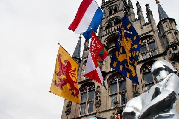 Bandeiras Antiga Prefeitura Markt Gouda Durante Celebração 750 Anos Gouda — Fotografia de Stock