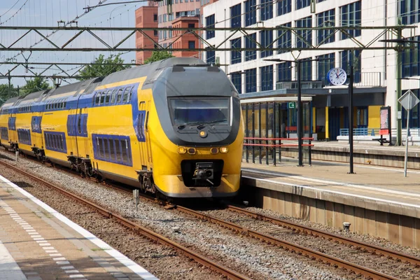 Virm Doble Tren Interurbano Través Tation Den Haag Mariahoeve Los — Foto de Stock