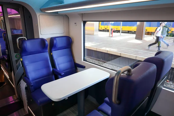 Rotterdam Lipca Prezentacja Nowego Intercity Incg Holandii Drugiej Klasie Niebieskimi — Zdjęcie stockowe