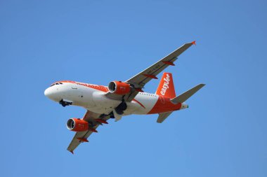 OE-LQZ easyJet Europe Airbus A319-111 departing from Amsterdam Schiphol Airport at Aalsmeerbaan in the Netherlands