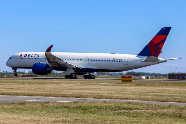 N506Dn Delta Air Lines Airbus A350 941 Departing Amsterdam Schiphol — Foto de Stock