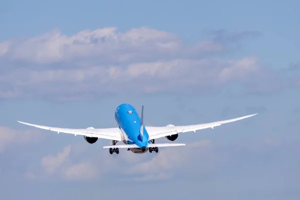 Bhg Boeing 787 Dreamliner Klm Royal Dutch Airlines Departing Amsterdam — стоковое фото