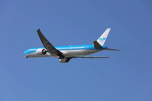 Bvc Klm Asia Boeing 777 306Er Departing Amsterdam Schiphol Airport — 图库照片