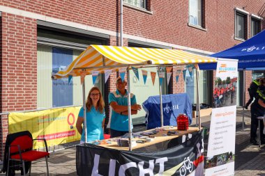 Nieuwerkerk aan den IJssel 112 dağ güvenli trafik için Veilig Verkeer Nederland bilgi standı