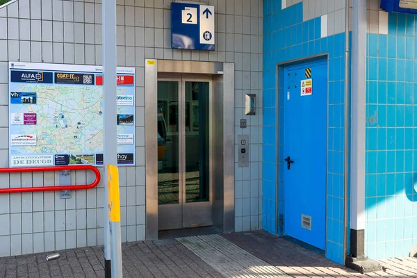 Aufzug Zum Bahnsteig Des Bahnhofs Nieuwerkerk Aan Den Ijssel Den — Stockfoto