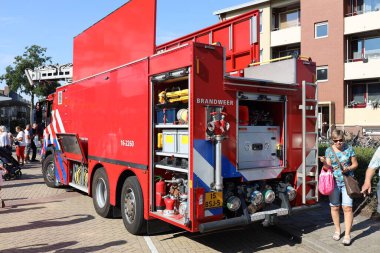 Hollanda, Nieuwerkerk 'te 112 gün boyunca itfaiye aracı Hollands Midden