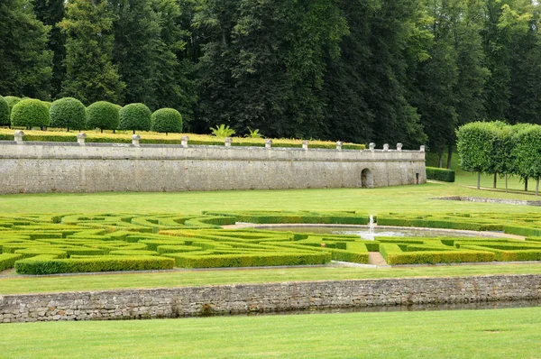 Francia, Jardín formal francés en el Domaine de Villarceaux — Foto de Stock