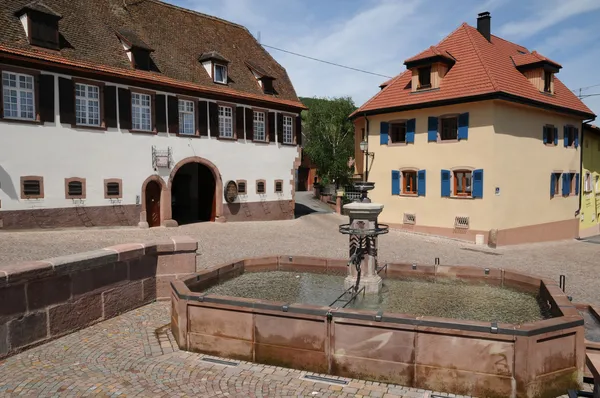 Frankrijk, het pittoreske oude dorp van orschwiller — Stockfoto