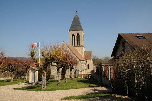 Francia, la iglesia de Mareil sur Mauldre —  Fotos de Stock