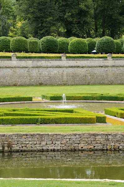 France, French formal garden in the Domaine de Villarceaux — Stock Photo, Image
