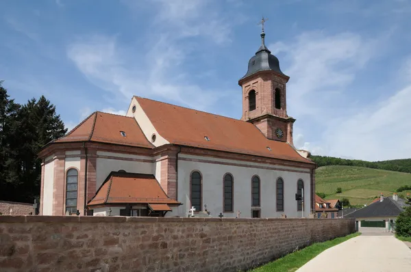 Francia, la chiesa di Orschwiller in Alsazia — Foto Stock