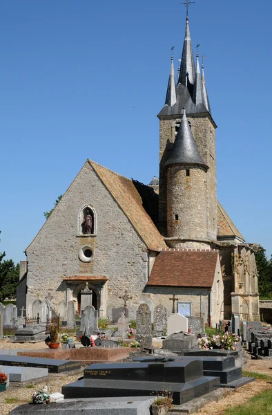 Frankrijk, de kerk saint georges van richebourg — Stockfoto