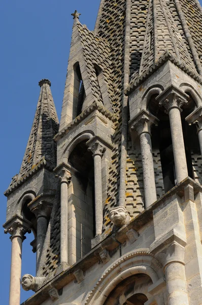 Yvelines, klokkentoren van vernouillet kerk — Stockfoto