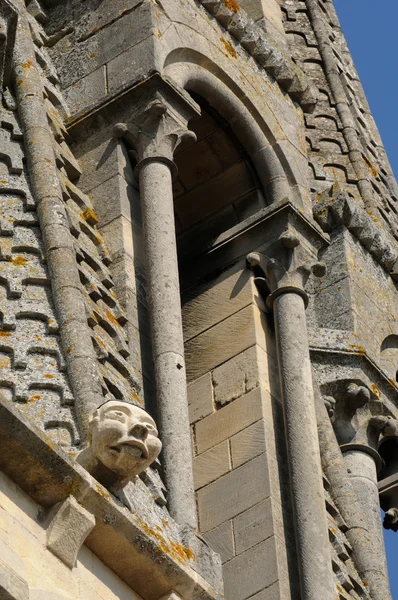 Yvelines, klocktornet av vernouillet kyrka — Stockfoto