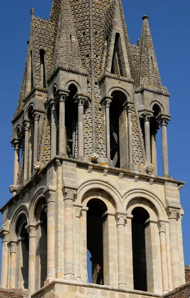 Yvelines, klocktornet av vernouillet kyrka — Stockfoto