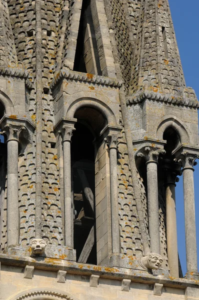 Yvelines, klocktornet av vernouillet kyrka — Stockfoto