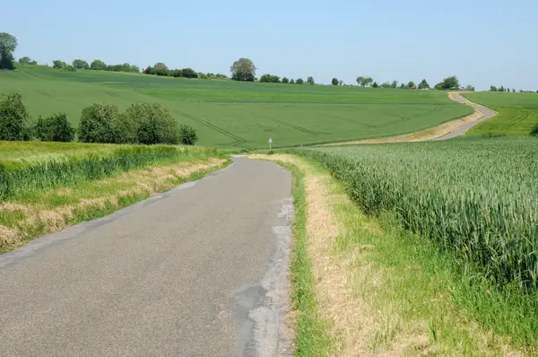 France, a country road in Morainvilliers — Stock Photo, Image