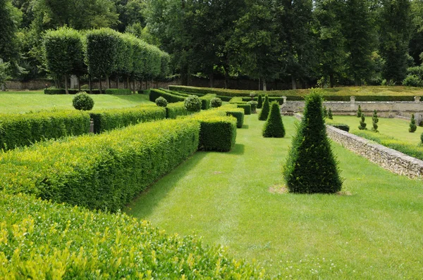 法国，法国 domaine de villarceaux 的正式花园 — 图库照片