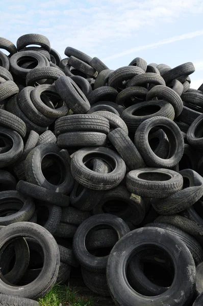 A pile of waste tires in Arthies in Ile de France — Stock Photo, Image