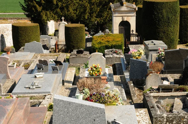 França, o cemitério de Mareil sur Mauldre — Fotografia de Stock