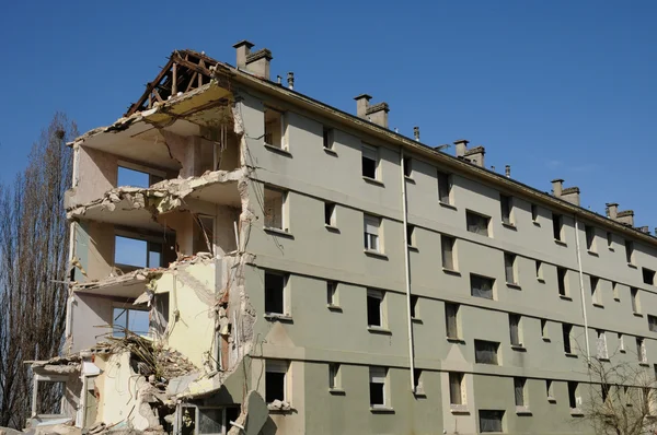 France, démolition d'un ancien bâtiment aux mureaux — Photo