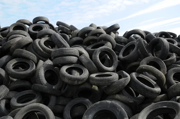 A pile of waste tires in Arthies in Ile de France — Stock Photo, Image