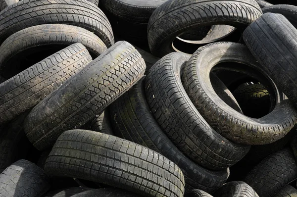 A pile of waste tires in Arthies in Ile de France — Stock Photo, Image