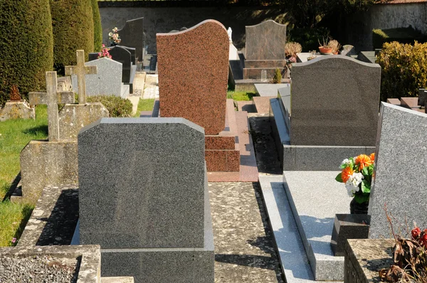 Francie, hřbitov mareil sur mauldre — Stock fotografie