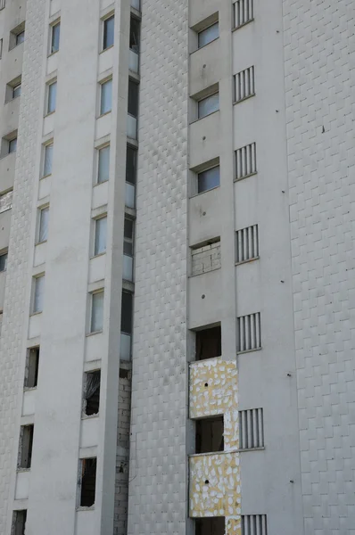 Edifício antigo antes da demolição em Les Mureaux — Fotografia de Stock