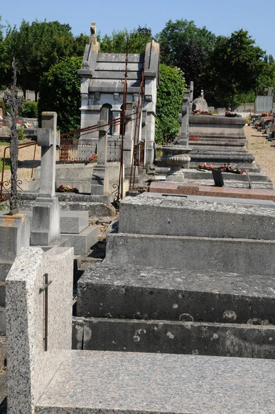 Francia, el cementerio de Evecquemont en les Yvelines — Foto de Stock