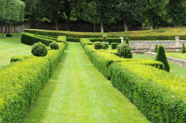 França, jardim formal francês no Domaine de Villarceaux — Fotografia de Stock