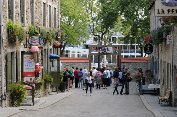 O bairro histórico de Petit Champlain em Quebec — Fotografia de Stock