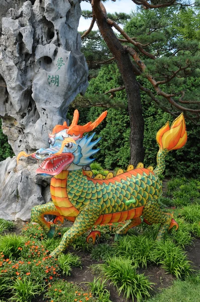 Canada, dragon de papier dans le Jardin botanique de Montréal — Photo