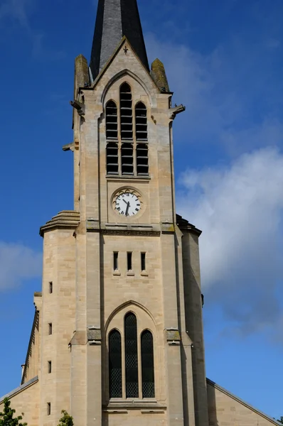 Frankrike, kyrkan saint pierre, saint paul i les mureaux — Stockfoto