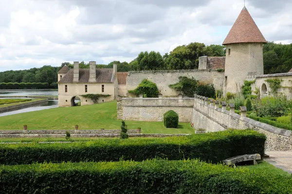 Renesansowy zamek w domaine de villarceaux — Zdjęcie stockowe