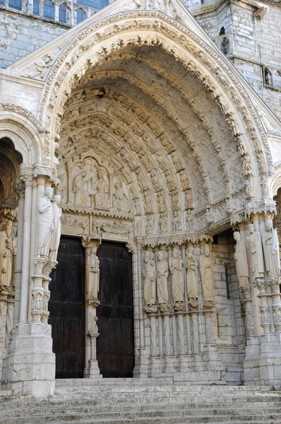 Catedral de Chartres, estátuas na varanda — Fotografia de Stock