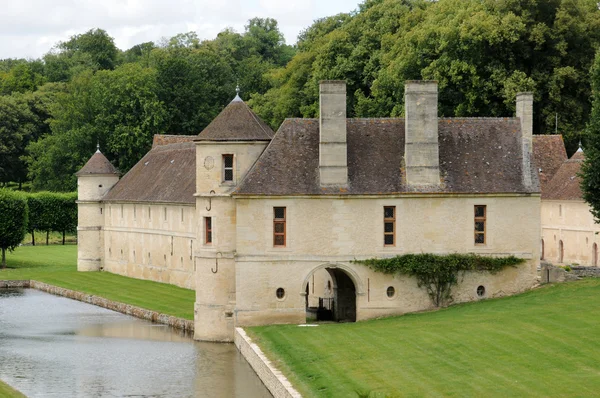Renesansowy zamek w domaine de villarceaux — Zdjęcie stockowe