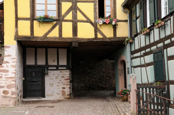 Il piccolo villaggio di Riquewihr in Alsazia — Foto Stock